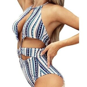 🌟 Cupshe boho halter cut out one piece swimsuit NWT